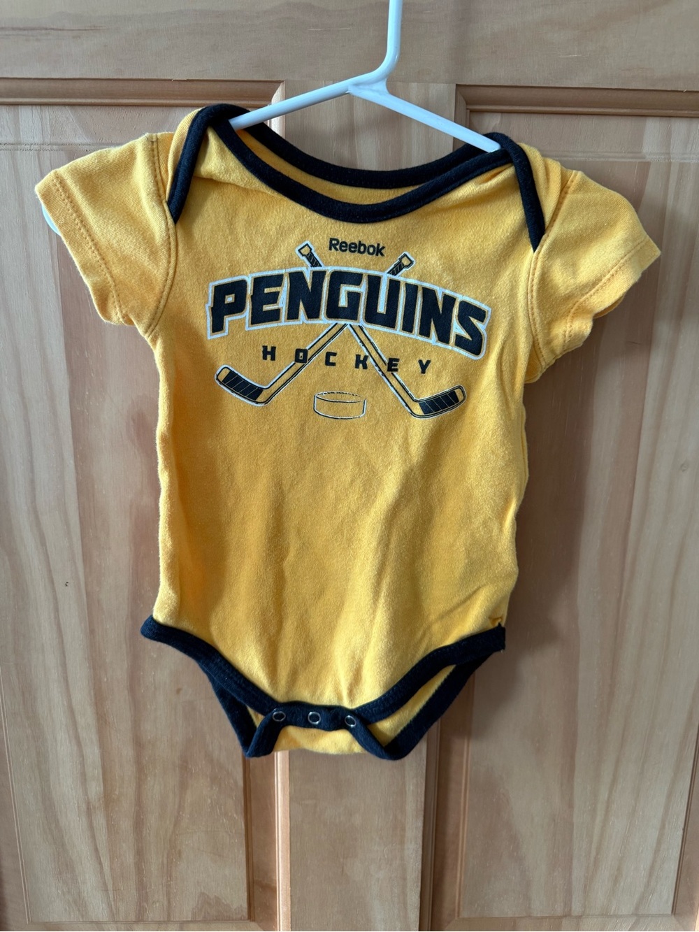 Pittsburgh Penguins Hockey Onesie Size 12 Months